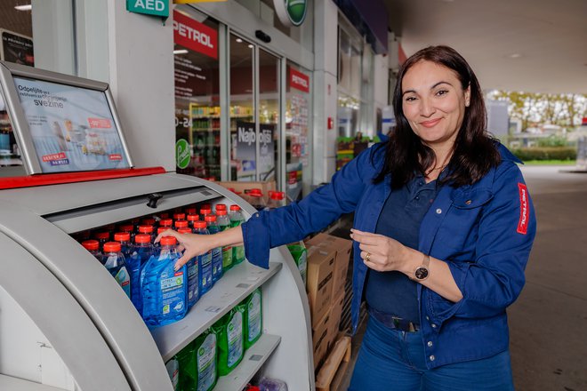 Emilija pravi, da je najbolj vesela, če lahko komu polepša dan. Dovolj je že pozitivna energija. FOTO: Črt Piksi