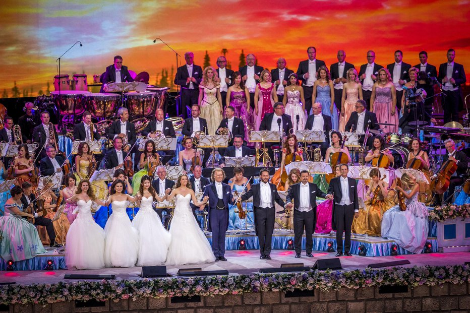 Fotografija: Njegovi nastopi so prava paša za ušesa in oči. FOTO: Marcel Van Hoorn, Andre Rieu management