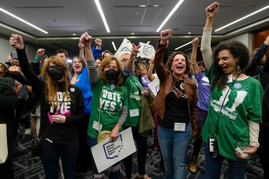 Fotografija: Zagovornice pravice do splava po uspehu na referendumu v torek v Ohiu FOTO: Adam Cairns/USA Today, Reuters