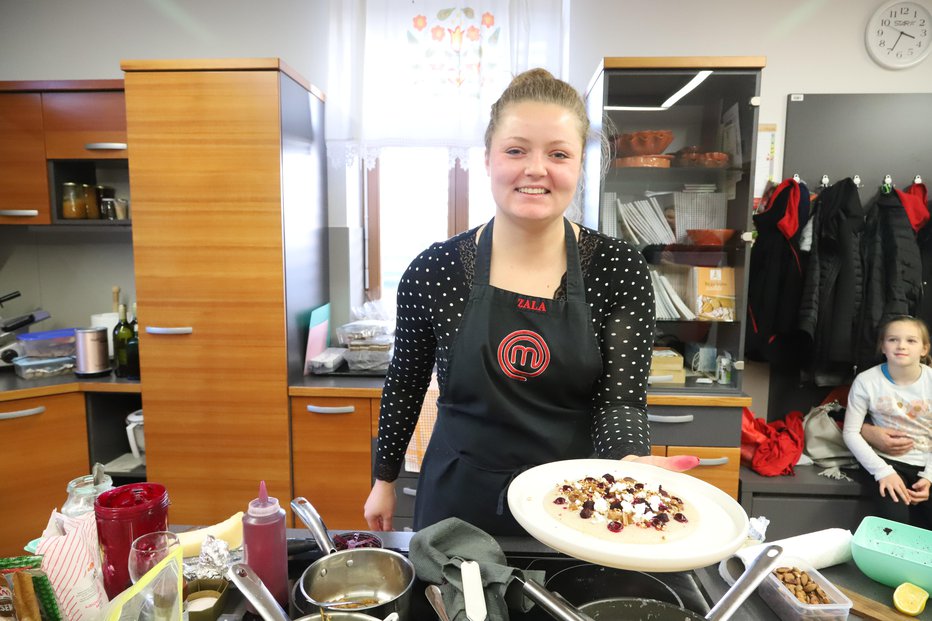 Fotografija: Zala Pungeršič, zmagovalka zadnjega MasterChefa, je predstavila enostavno, a zelo okusno slano jed iz ajdovega zdroba. FOTO: Tanja Jakše Gazvoda