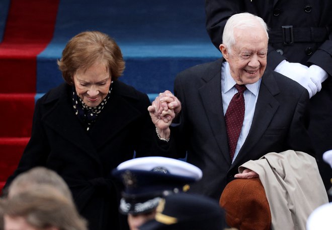  Jimmy in Rosalynn Carter  leta 2017. FOTO: Carlos Barria Reuters