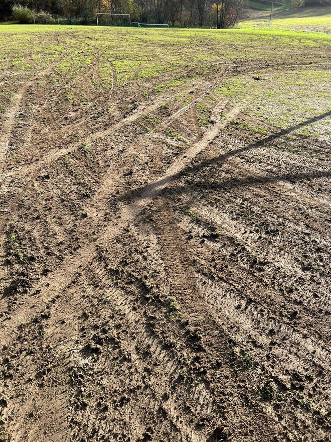 Vandali so bili hujši kot divji prašiči, takšnega razdejanja in tolikšne škode nogometašem še niso povzročili. Foto: NK Šentjur