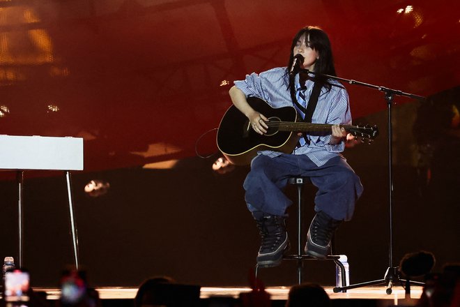 Billie Eilish bi si želela, da bi bila pozornost usmerjena na njeno ustvarjalnost, ne zasebnost. FOTO: Stephanie Lecocq Reuters