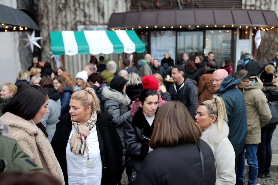 Fotografija: Utrinek iz predprazničnega druženja  FOTO: Blaž Samec