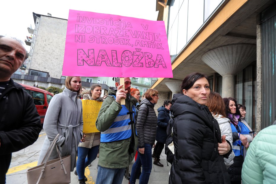 Fotografija: Učiteljska stavka v Kranju leta 2018. FOTO: Račič Blaž