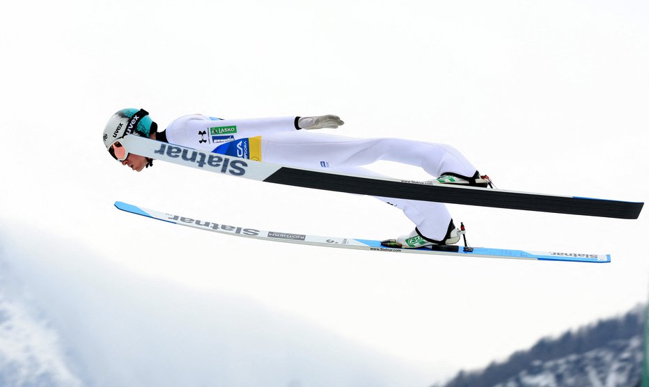 Fotografija: Anže Lanišek je iz tekme v tekmo boljši. FOTO: Borut Živulović/Reuters