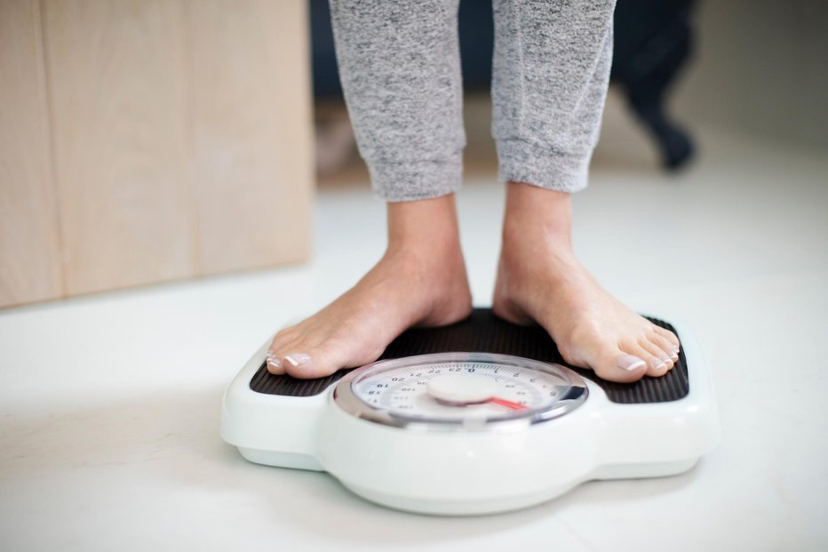 Fotografija: Pitje kalorij je še ena dobra priložnost, a te ne smejo biti v obliki sladkanih pijač, ki lahko povzročajo številne zdravstvene težave, kot so diabetes ter bolezni srca in ožilja. FOTO: Daisy-daisy/gettyimages