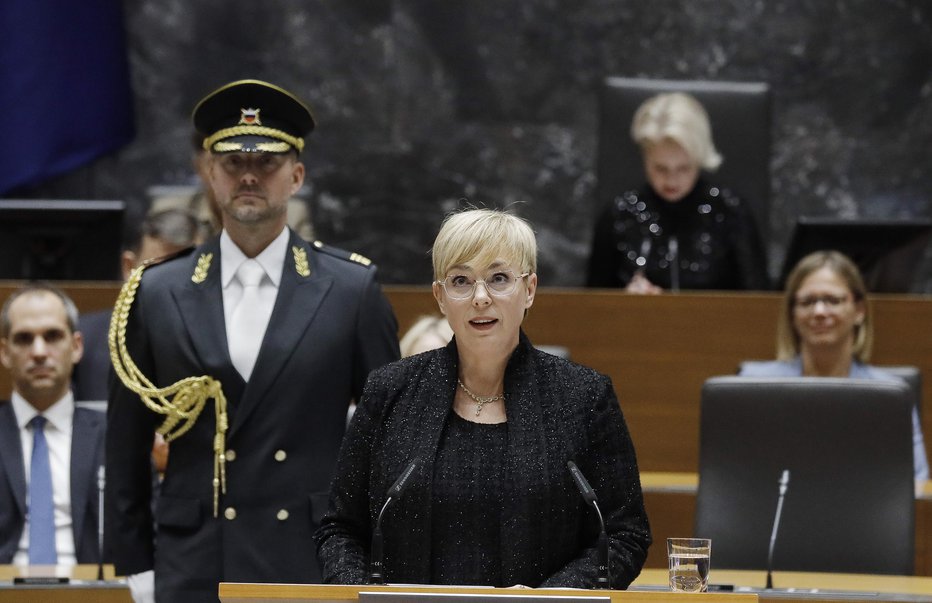 Fotografija: Predsedniške posle je prevzela dan po svečani zaprisegi v državnem zboru. FOTO: Jože Suhadolnik