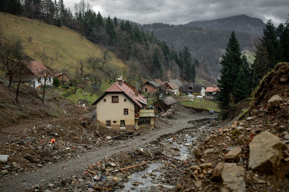 Fotografija: Bes narave jim res ni prizanesel. FOTO: Voranc Vogel