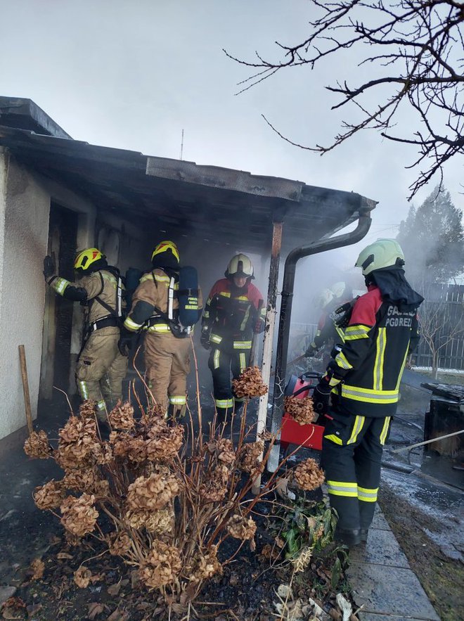 Materialna škoda pa znaša po nestrokovni oceni 12.000 evrov. FOTO: Pgd Brezje