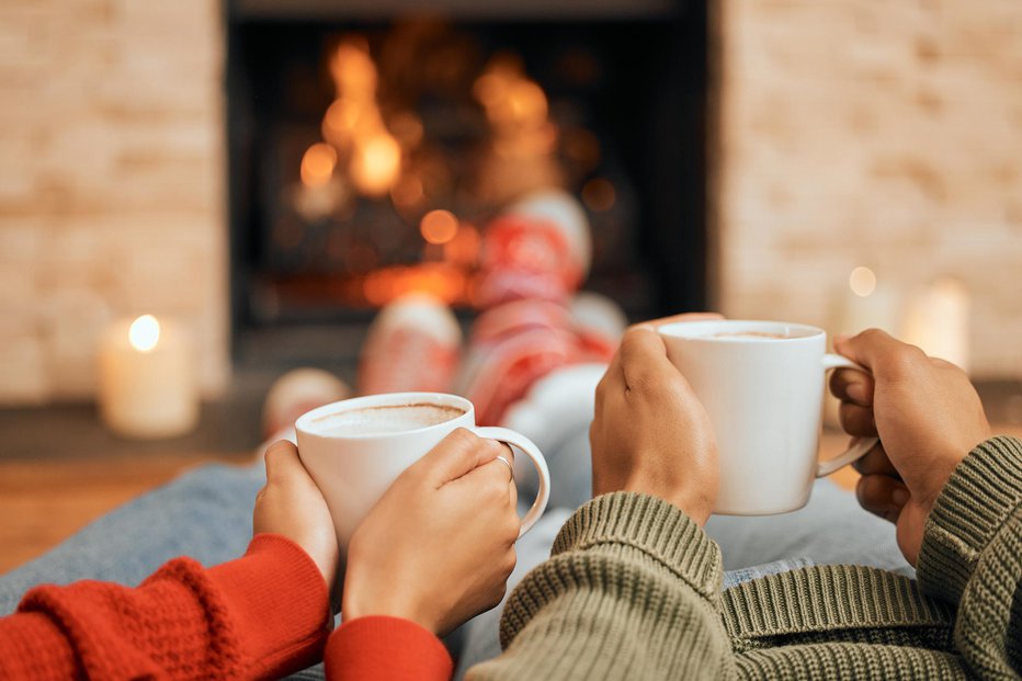 Fotografija: Pozimi je manjša izbira svežih živil, obroki so bolj kalorični in telesna aktivnost je manjša. FOTO: Peopleimages Getty Images/istockphoto