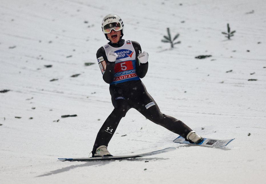 Fotografija: Anže Lanišek je tudi v letošnji sezoni zelo dober. FOTO: Kai Pfaffenbach Reuters