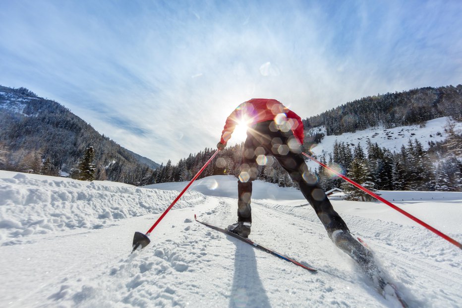 Fotografija: Mnogi ambiciozni ljubiteljski športniki se hitro počutijo prikrajšane, če na začetku proge za smučarski tek pod seboj nimajo najnovejšega modela. FOTO: Getty Images