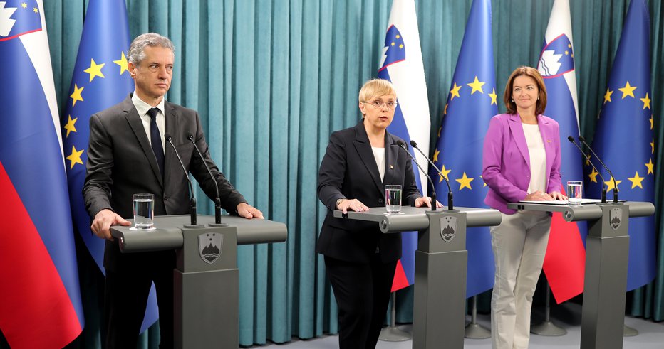 Fotografija: Robert Golob, Nataša Pirc Musar in Tanja Fajon FOTO: Blaž Samec