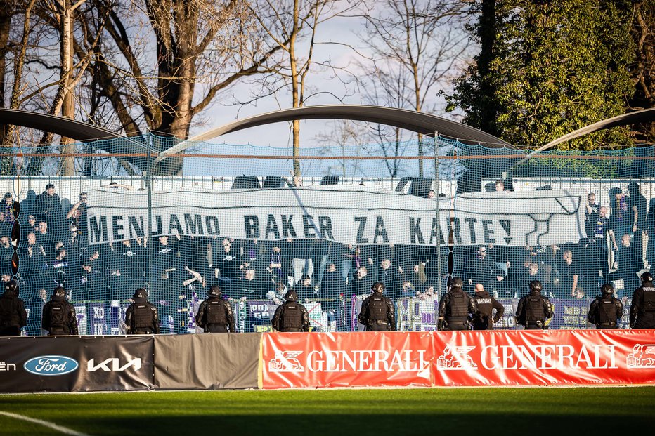 Fotografija: Mnogi očividci so upravičeno zatrdili, da je v soboški Fazaneriji, v nedeljo, 18.2.2024, umrl nogomet. FOTO: Jure Banfi