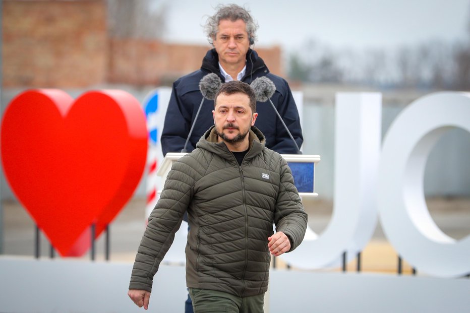 Fotografija: Premier Robert Golob se je zavzel za iskanje priložnosti za premirje. FOTO: Matej Družnik Delo