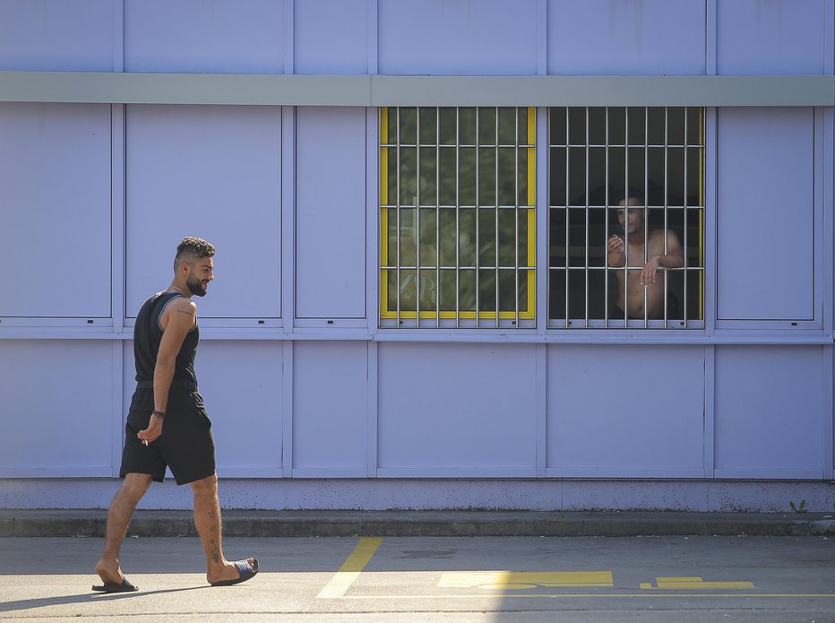 Fotografija: Na Obrežju in Središču ob Dravi bosta izpostavi azilnega doma. FOTO: Jože Suhadolnik