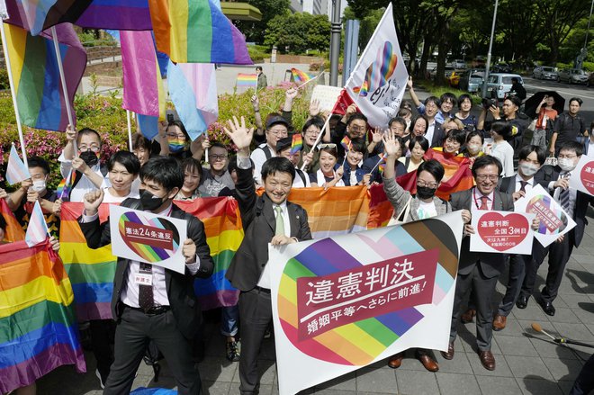 Podpora za izenačitev temeljnih pravic pripadnikov skupnosti LGBTQ+ na Japonskem raste. FOTO: Kyodo/Reuters