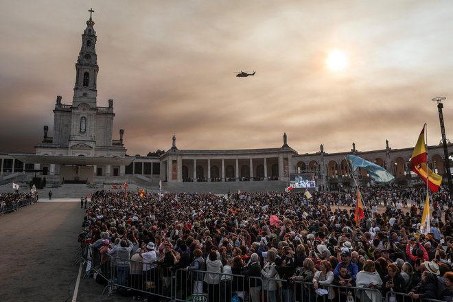 Na tisoče ljudi vsako leto obišče Fatimo. FOTO: Paulo Novais/Reuters