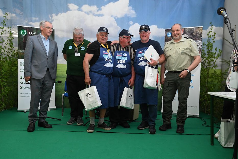 Fotografija: Najboljša slovenska ekipa v kuhanju čorbe je iz Gornje Radgone. FOTO: Foto Zauneker