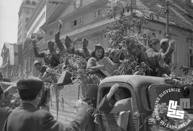 Fotografija: Prihod partizanov v Ljubljano 9. maja 1945 FOTO: Klaus Vladimir Klis/Muzej novejše in sodobne zgodovine Slovenije