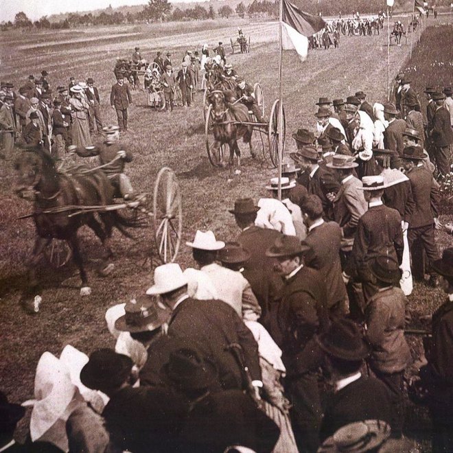 Bogata tradicija kasaškega športa v prleški prestolnici slavi častitljivi jubilej.