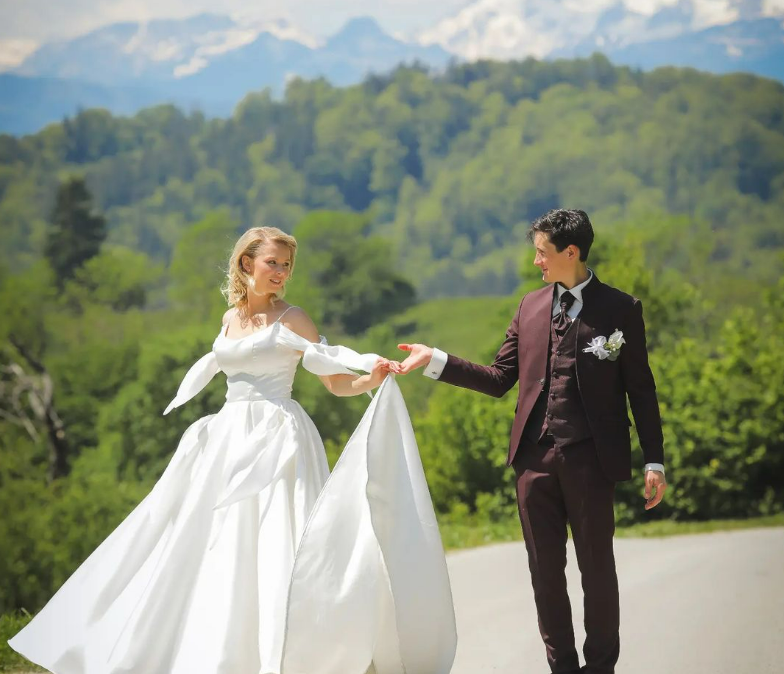 Fotografija: Poročna fotografija Ceneta in Julije. FOTO: Zaslonski posnetek, Vir: Instagram