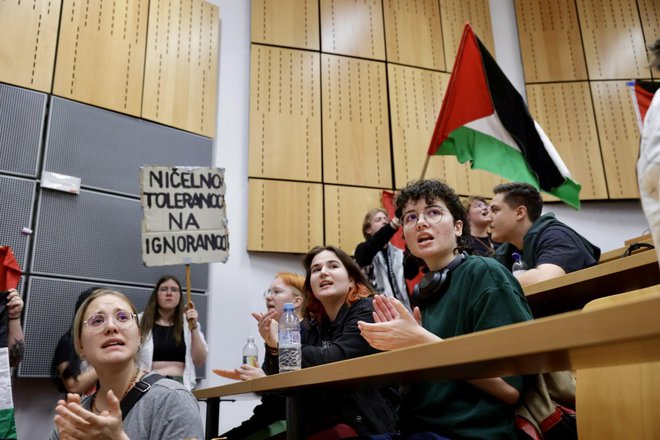 FDV študentski protest Palestina FOTO: Črt Piksi