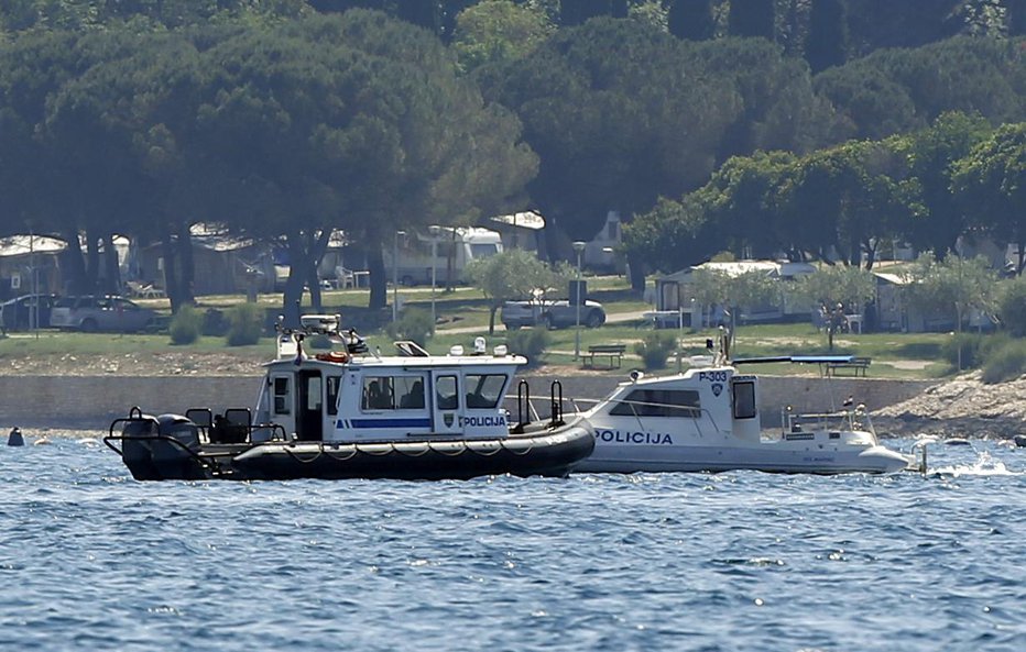 Fotografija: Slovenska in hrvaška policija v Piranskem zalivu, 10. maj 2018 [Piranski zaliv,čolni policija,arbitraža] FOTO: Matej Družnik