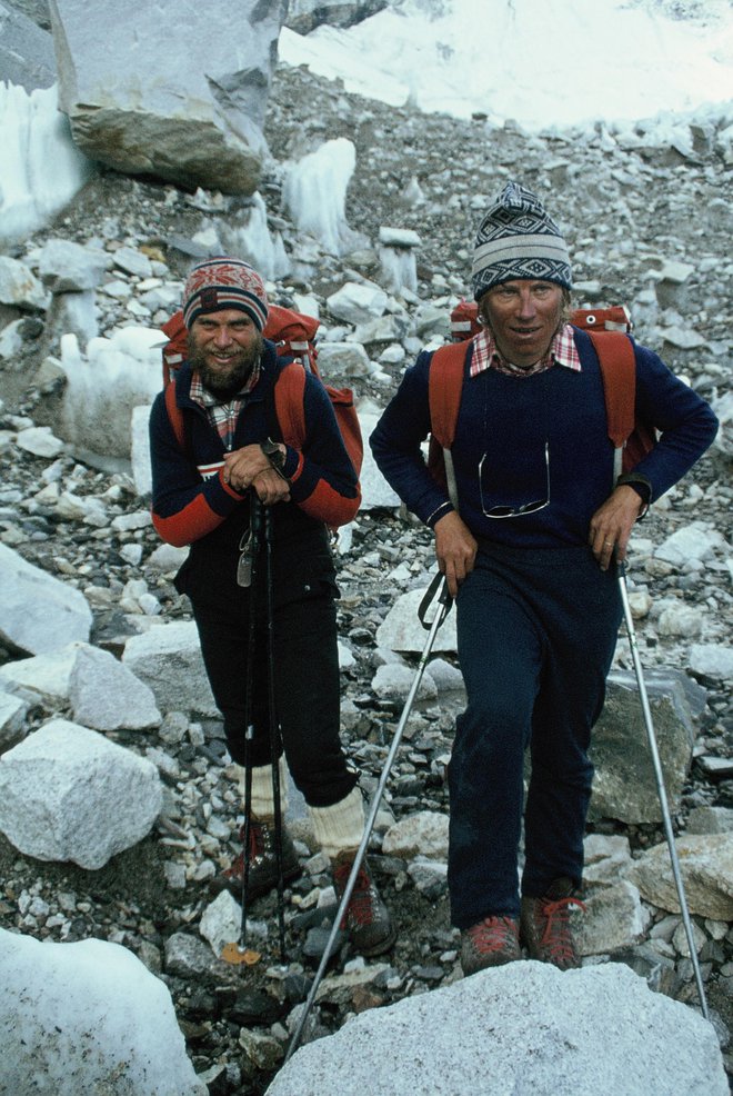 Štremfelj in Zaplotnik ob prihodu z Everesta v bazni tabor FOTO: osebni arhiv/Andrej Štremfelj