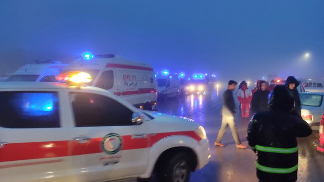Na kraj nesreče so bile napotene vse interventne službe. FOTO: Azin Haghighi Via Reuters
