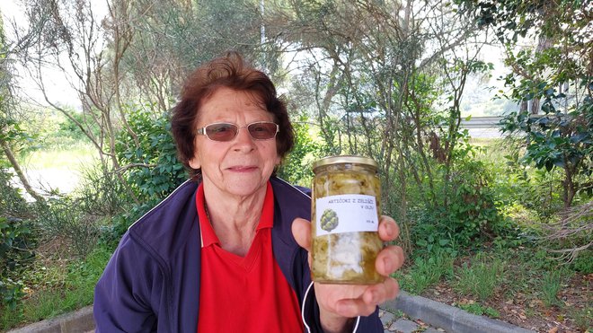 Milena Bubnič je izdala recept za vložene z zelišči.