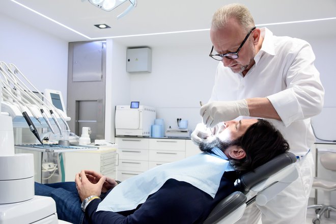 V kliniki Ortoimplant Dental Spa opravijo več kot 300 implantoloških posegov na leto. FOTO: Darko Tomas/CROPIX