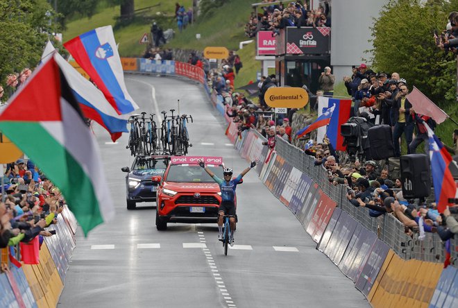 Zastave slovenske, zmaga italijanska, v 19. etapi Gira je bil najboljši Andrea Vendrame. FOTO: Ciro De Luca/Reuters