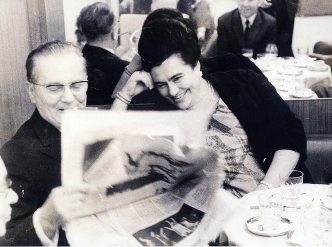 Josip in Jovanka Broz v hotelu Slon bereta Delo, 1969. FOTO: Edi Šelhaus FOTO: Edi Šelhaus