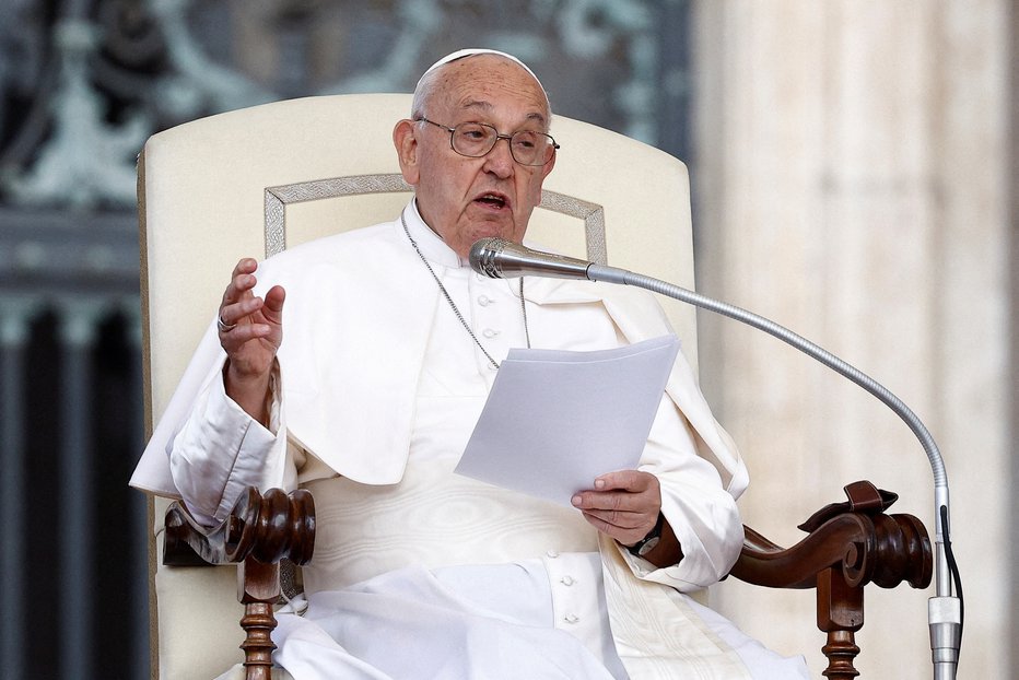 Fotografija: Papež Frančišek. FOTO: Guglielmo Mangiapane/Reuters