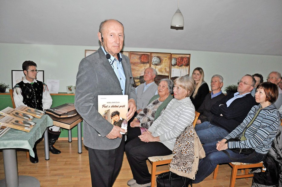 Fotografija: Ivan Sivec je popisal življenje in delovanje Ansambla Mihe Dovžana. FOTO: Drago Papler