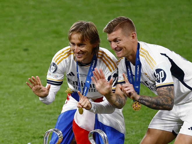 Luka Modrić in Toni Kroos sta pokazala, kako uspešna
sta bila doslej v ligi prvakov. FOTO: Sarah Meyssonnier/Reuters