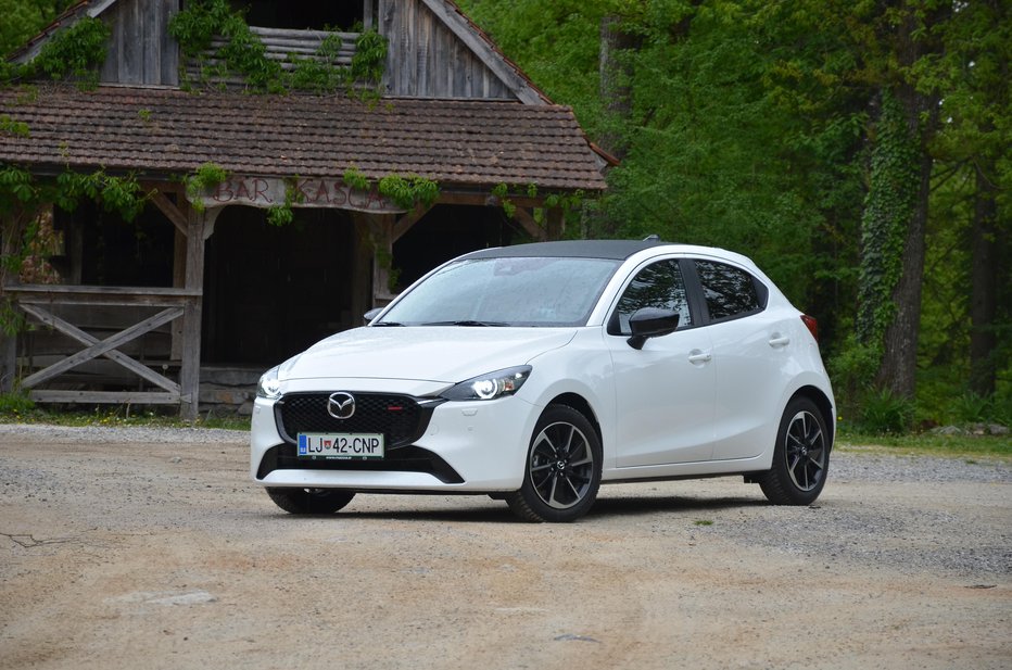 Fotografija: Mazda 2 je dobro vozna. FOTOGRAFIJI: Gašper Boncelj