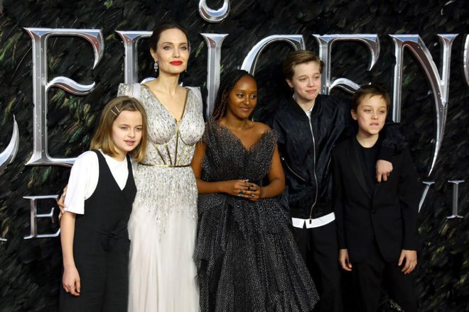 Angelina Jolie z otroki FOTO: Getty images