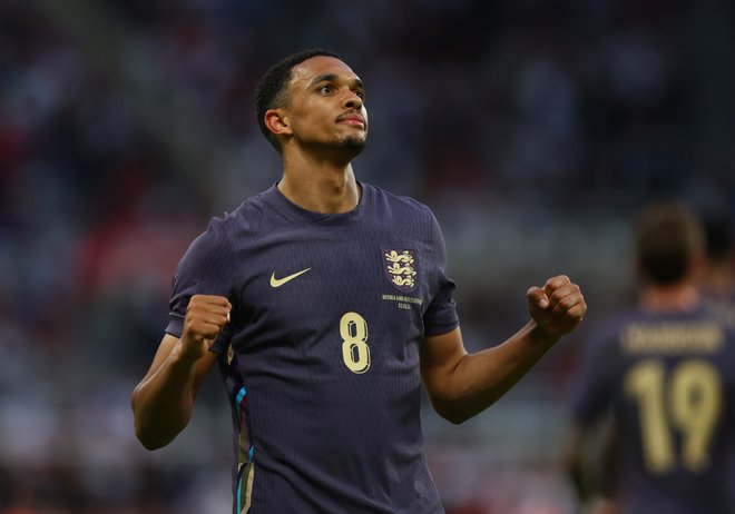 Trent Alexander-Arnold je poskrbel za najlepši trenutek tekme. FOTO: Lee Smith/Reuters