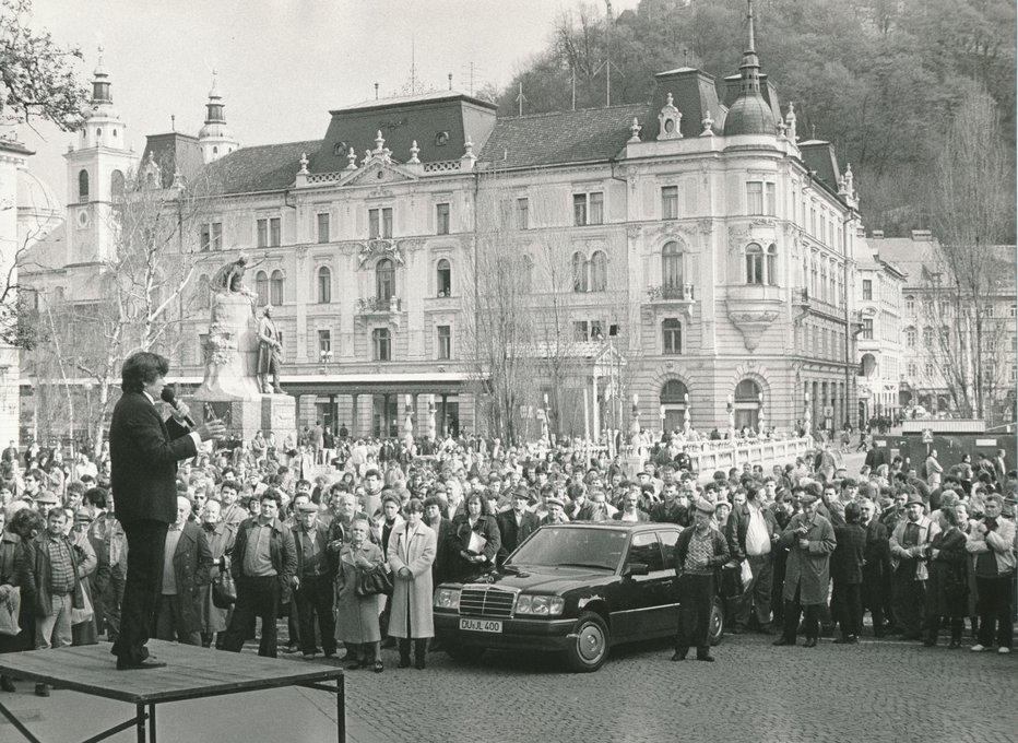 Fotografija: Na enem od predvolilnih zborov v Ljubljani FOTO: Marko Feist