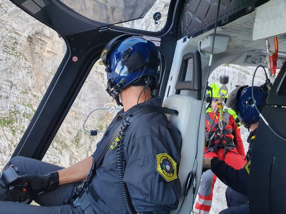 Fotografija: Policija naj bi dobila nova helikopterja ter nove enote, ki bodo reševale življenja. FOTO: PU Kranj