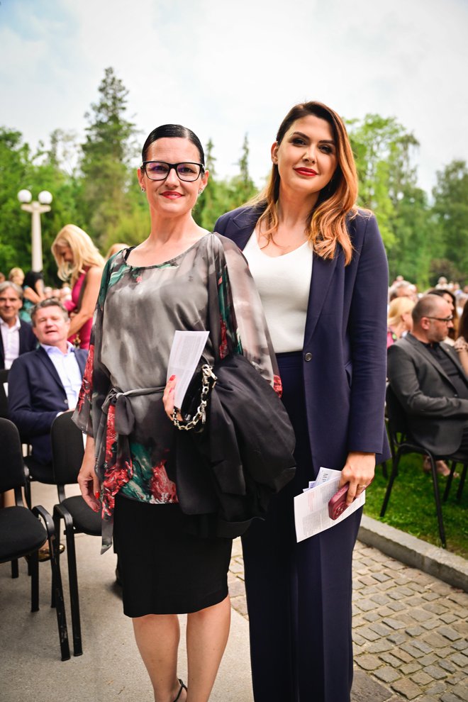 Prvi dami Mestne občine Maribor, Lidija Krebl, direktorica mestne uprave, ter Eva Lozina, vodja kabineta župana FOTO: MP Produkcija/pigac.si