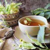 Pomirja in izboljšuje prebavo: zakaj je dober lipov čaj in za koga ni priporočljiv