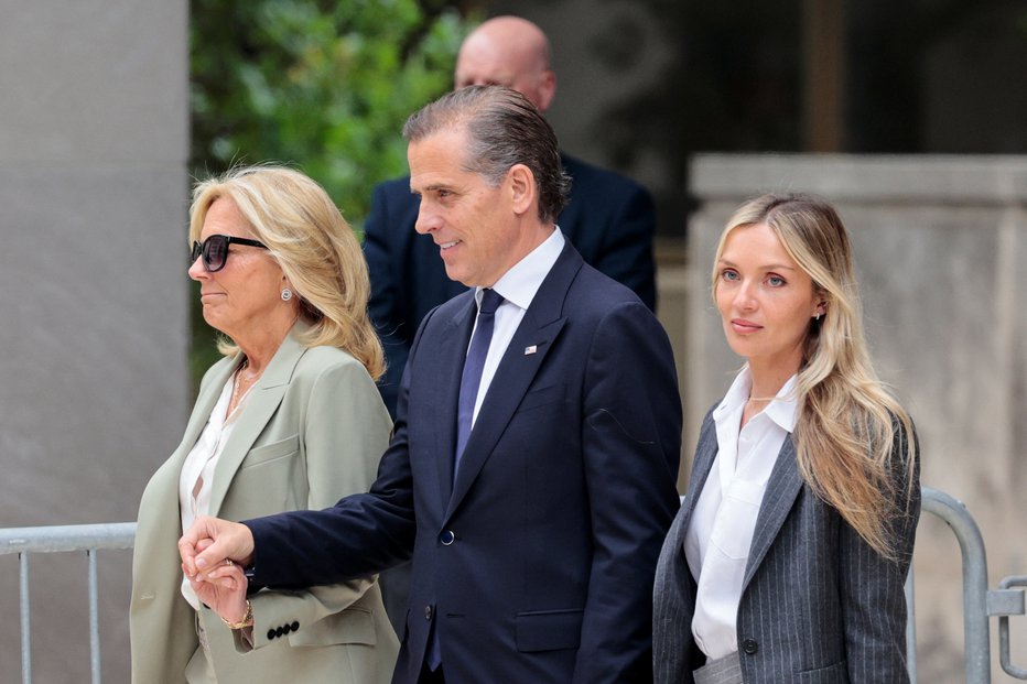 Fotografija: Hunter Biden z ženo Melisso Cohen Biden in Jill Biden. FOTO: Hannah Beier Reuters