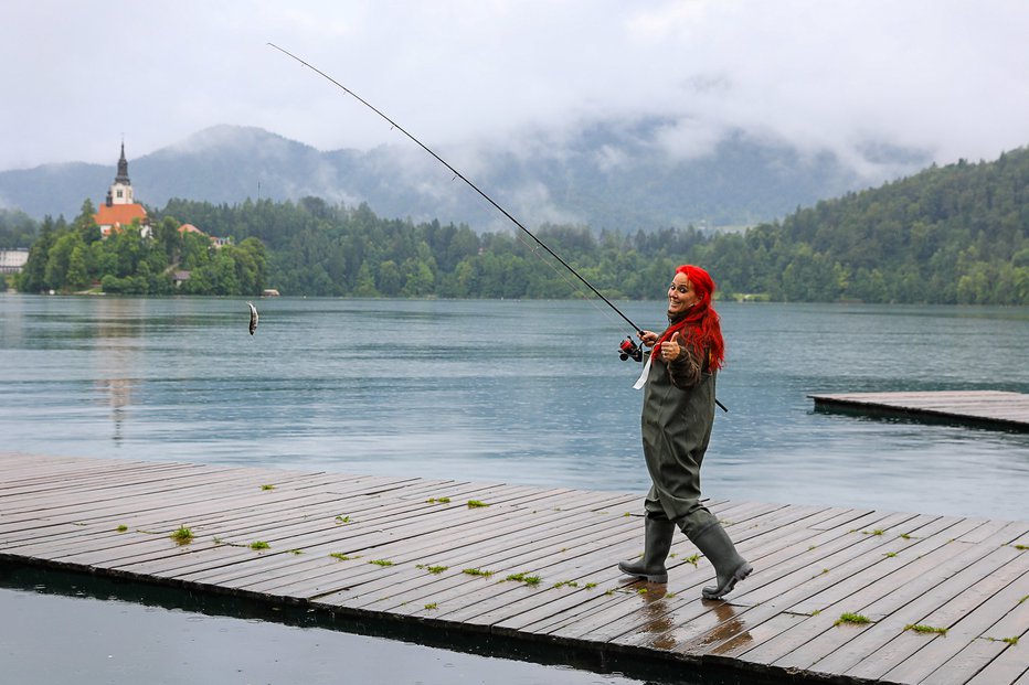 Fotografija: Z zanimivimi detajli, ki so jih prispevali ribiči, Tinka, njen mož in njun prijatelj. FOTO: Mirko Kunšič