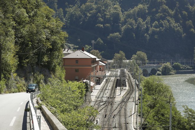 Zidani Most je močno prometno obremenjen, kršitve pa se kar vrstijo. FOTO: Leon Vidic/delo 