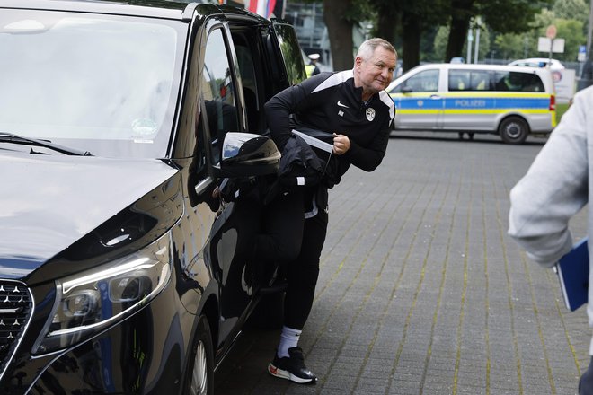 Matjaž Kek je bil včeraj sproščen, danes bo ukazal mobilizacijo vseh sil.