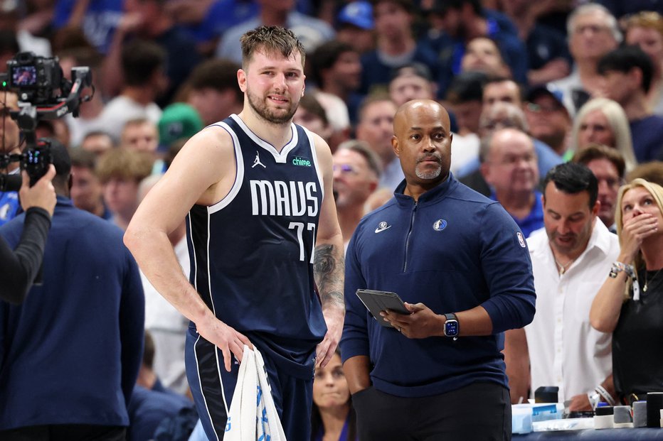 Fotografija: Luka Dončić je skušal ostati optimist, a do prstana letos zelo verjetno ne bo prišel. FOTO: Kevin Jairaj/Reuters